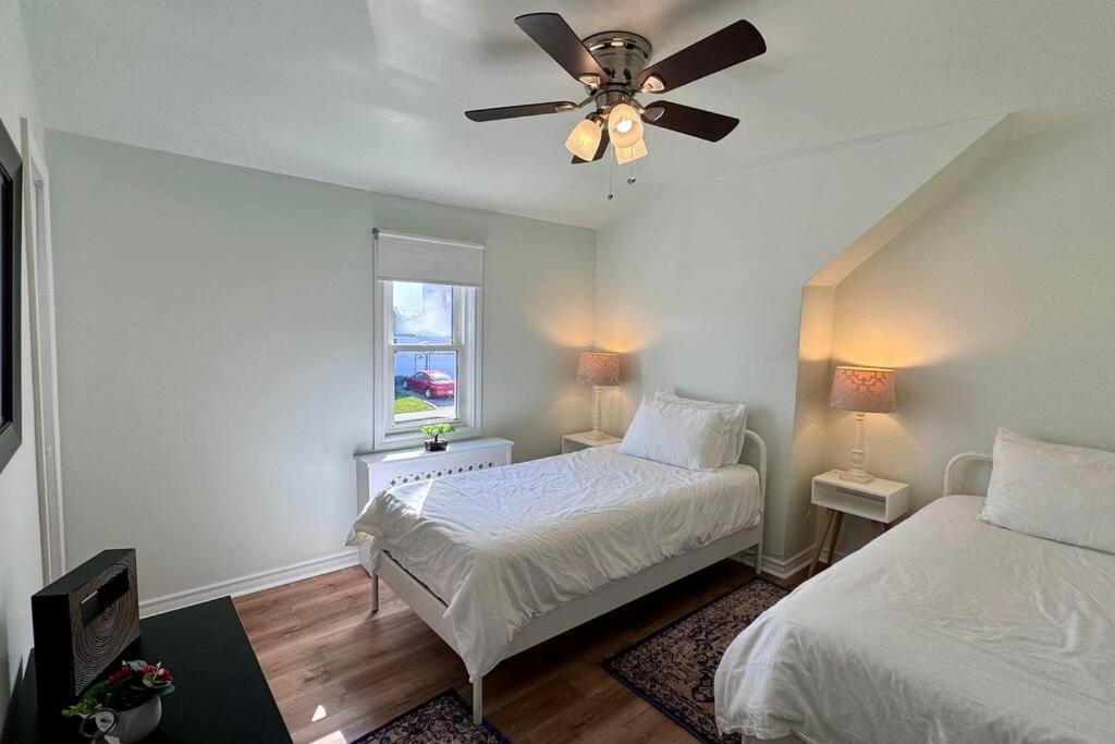 Near The Falls Two Bedroom - 5 Min Walk To Clifton Niagara-Fälle Exterior foto
