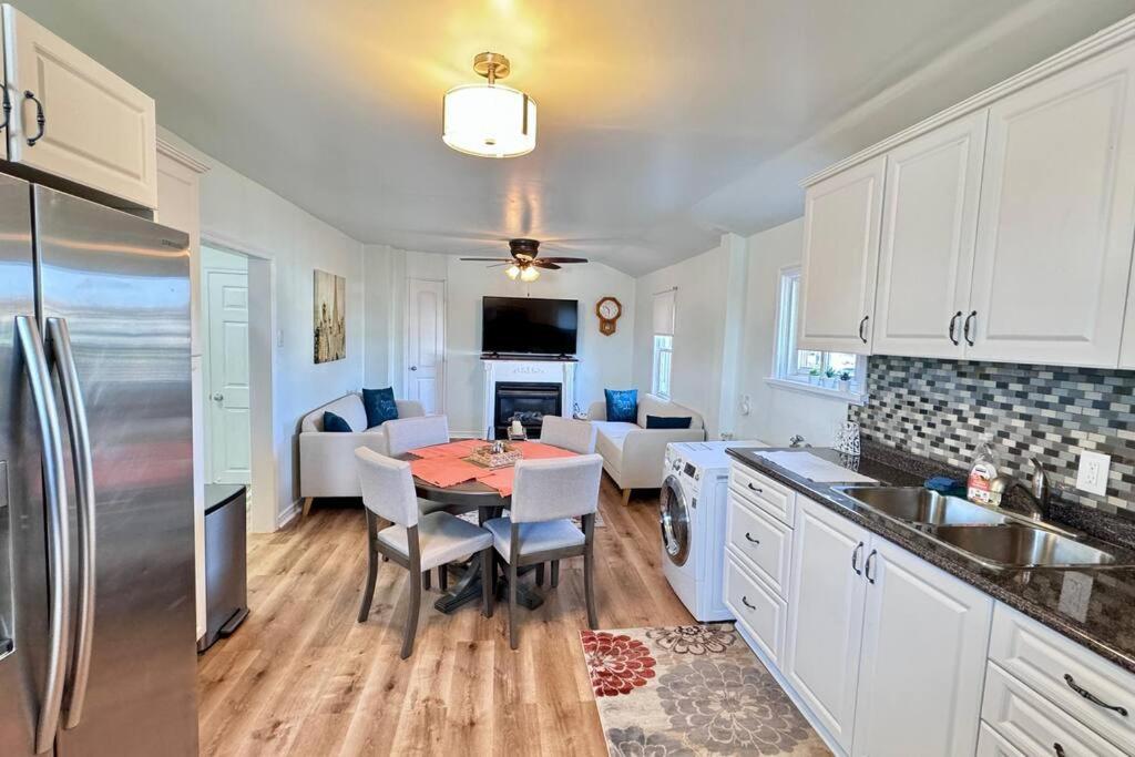Near The Falls Two Bedroom - 5 Min Walk To Clifton Niagara-Fälle Exterior foto
